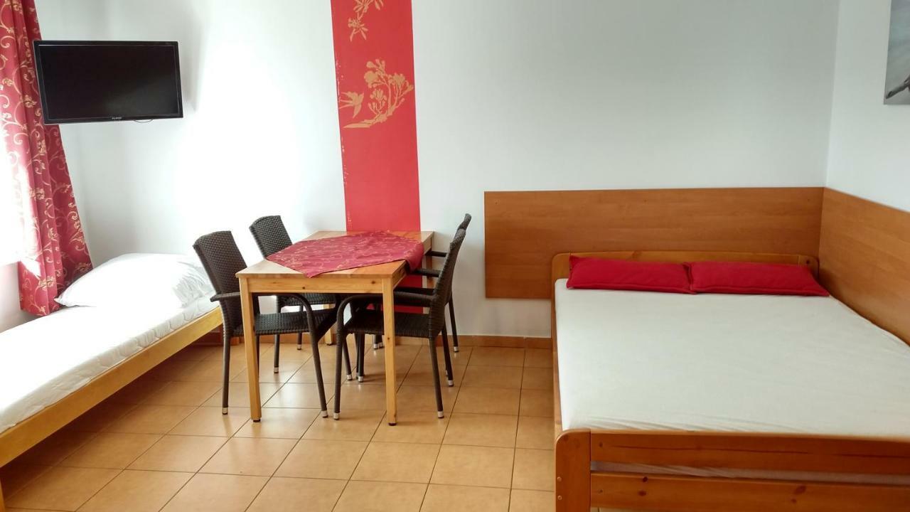Pod Filarami Pobierowo Hotel Bagian luar foto